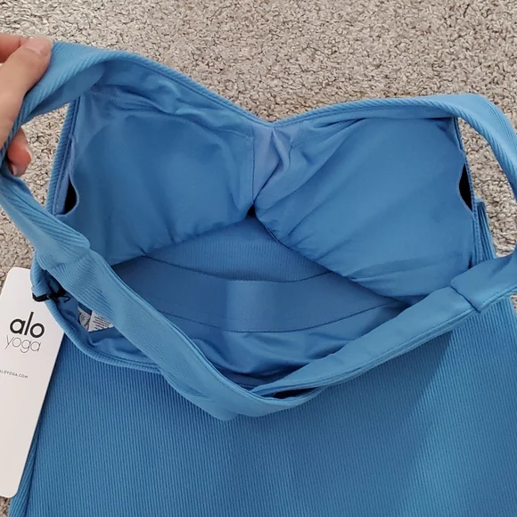 NWT Alo Yoga Elevate Tank - Picture 8 of 10